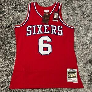 Mitchell & Ness Adult Philadelphia 76ers Julius Erving #6 Red Hardwood Jersey M